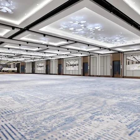 Crowne Plaza Dubai Festival City-3