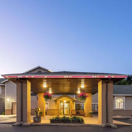 Days Inn By Wyndham Iron Mountain-3