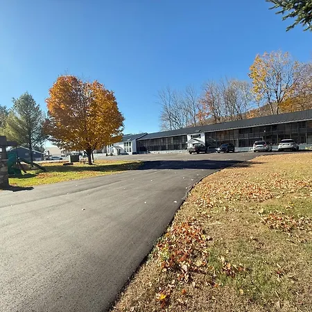 Travelodge By Wyndham Lincoln Near White Mountain-2