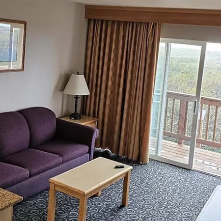 Lighthouse Suites Inn-2