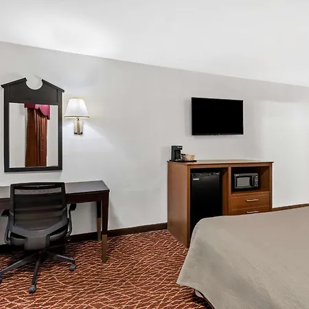 Quality Inn Marietta Near Dobbins Arb-2