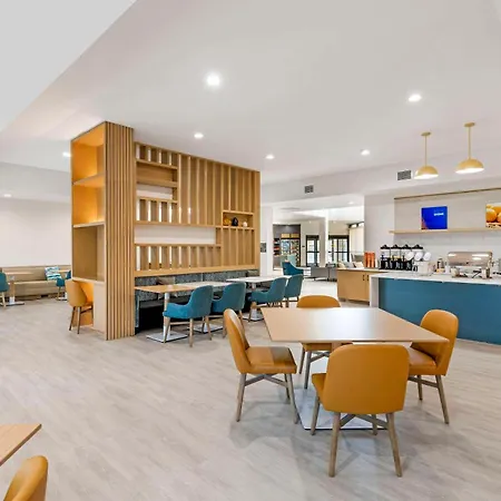 Comfort Inn & Suites Verona At Turning Stone Resort Casino-3