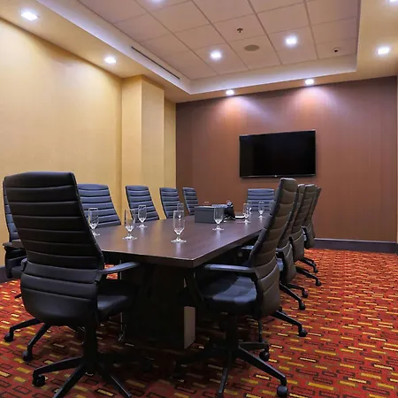 Courtyard By Marriott Montreal West Island/Baie D'Urfe-2