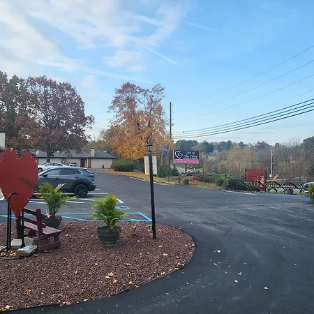 Inn of the Dove: Romantic Luxury Suites with Jacuzzi & Fireplace-2