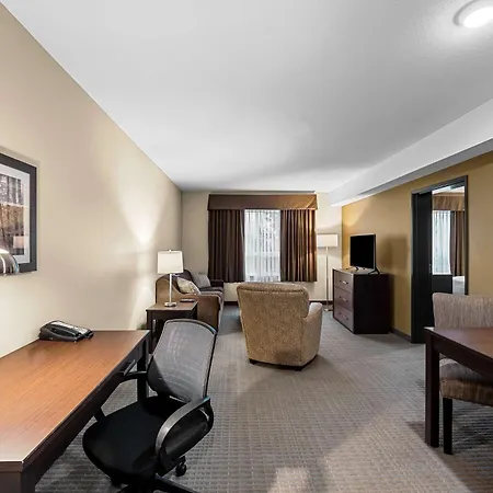 Best Western Plus Lacombe Inn And Suites-2