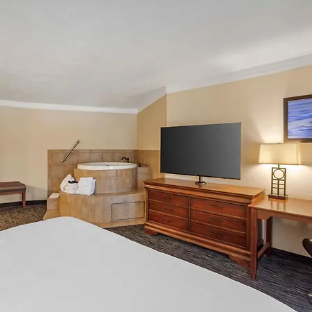 Best Western Plus Landmark Inn-2