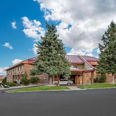 Best Western Plus Landmark Inn-3