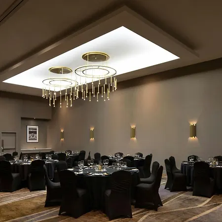 Courtyard By Marriott Montreal Airport-3