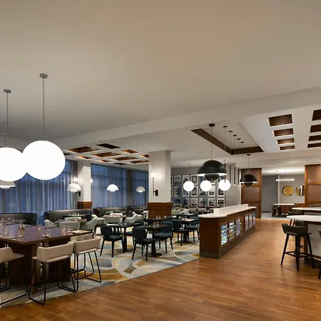 Courtyard By Marriott Montreal Airport-2