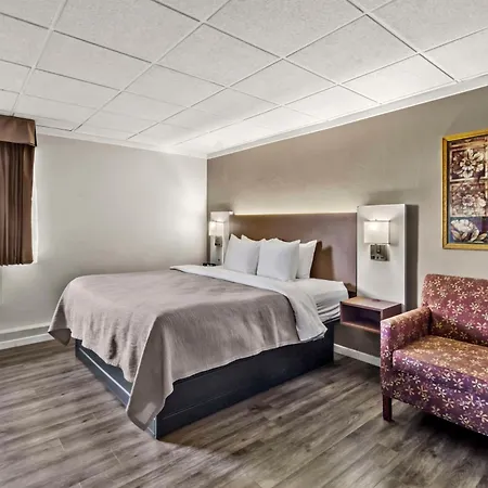 Quality Inn & Suites Green Bay Downtown-2