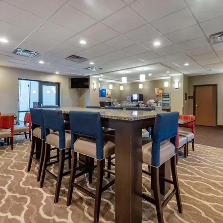 Comfort Suites Bridgeport - Clarksburg-3