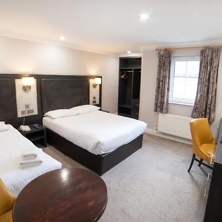 Hibernian Hotel & Leisure Centre-3