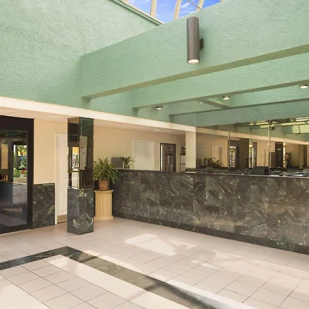 Days Inn By Wyndham Panama City Beach Beachfront Resort-2