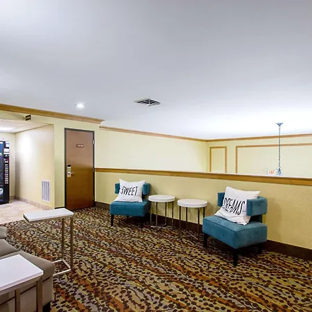 Mainstay Suites Madison - Monona-3