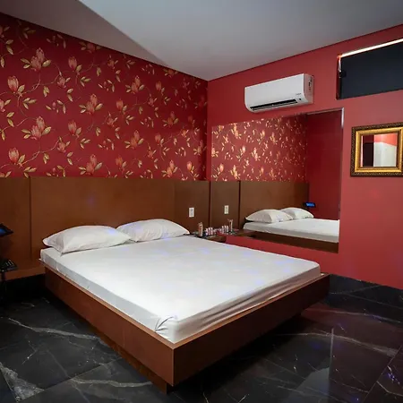 Tantra Motel-3