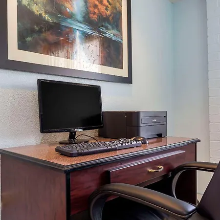Quality Inn Sycamore - Dekalb-2