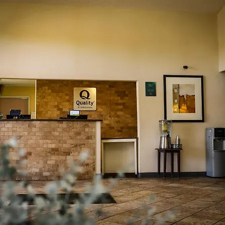 Quality Inn Colorado Springs Airport-3