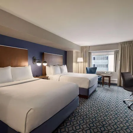 Wyndham Grand Fallsview Hotel-3