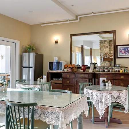 Lady Macdonald Country Inn-2
