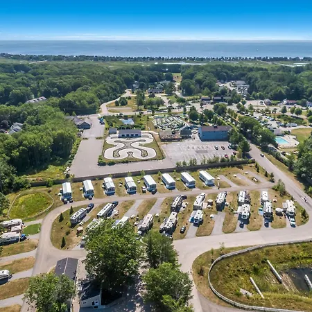 Moody Beach Camping Resort Wheelchair Accessible Cottage-3