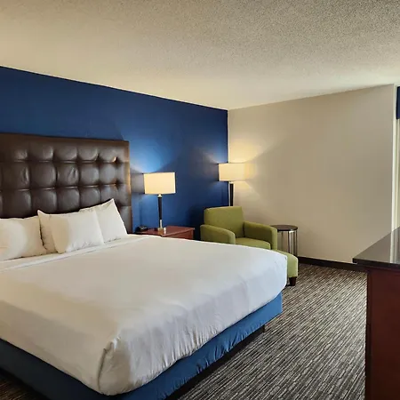 Heritage Inn & Suites St Louis Fenton, Trademark By Wyndham-3