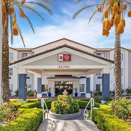 Best Western Plus Lake Elsinore Inn & Suites-2