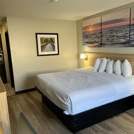 Days Inn By Wyndham Miami-3