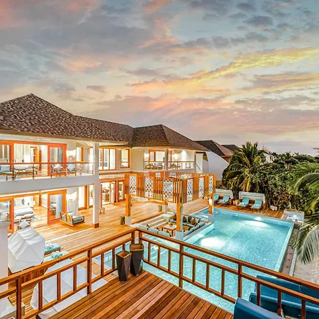 Hideaway Beach Resort & Spa - Complimentary Return Shared Seaplane Or Domestic Flight For Two Guests For A Minimum Of 7 Nights Or More For Stays Until 30Th September 2026-3