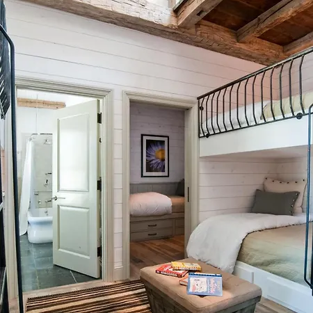 Eleven Scarp Ridge Lodge-2