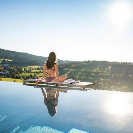 Schwarzwald Wellnesshotel SAIGERHÖH I Spa Golf&Wandern über dem Titisee-3