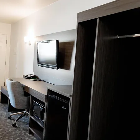 Quality Inn & Suites Lathrop-2