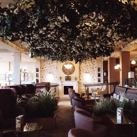 Warner Hotels - Studley Castle-3