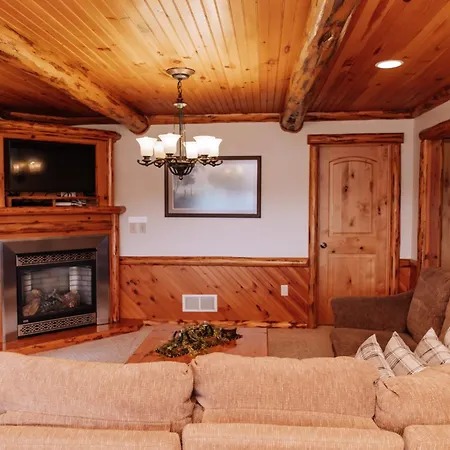 Sojourner'S Lodge & Log Cabin Suites-2