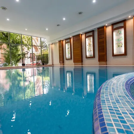 Lion'S Garden Hotel-3