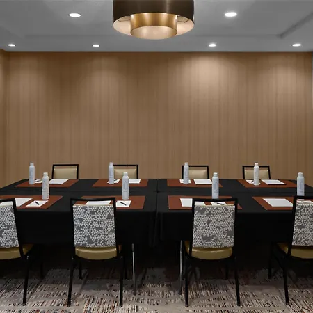 Embassy Suites By Hilton Phoenix Biltmore-2