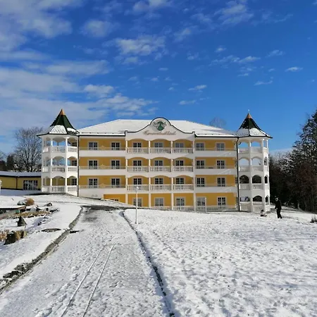 Wellnesshotel Parkschlössl zu Thyrnau-2