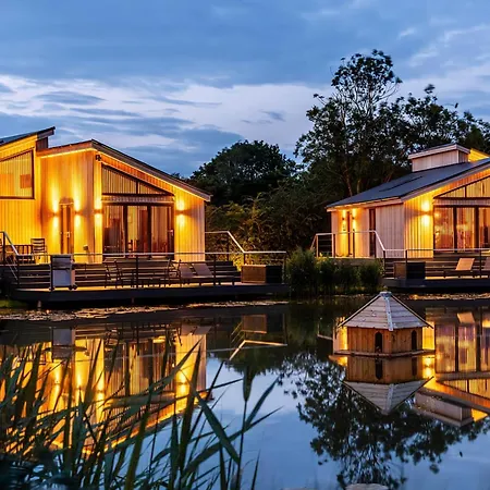 Woad Mill Lakeside Lodges-2