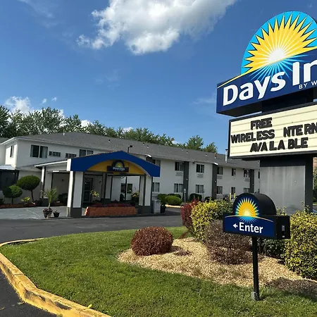 Days Inn By Wyndham Runnemede Philadelphia Area-3