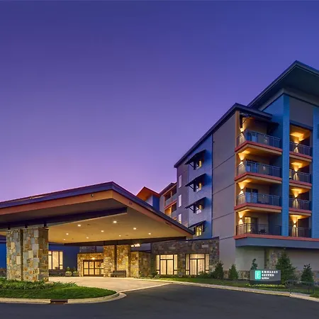 Embassy Suites By Hilton Gatlinburg Resort-3