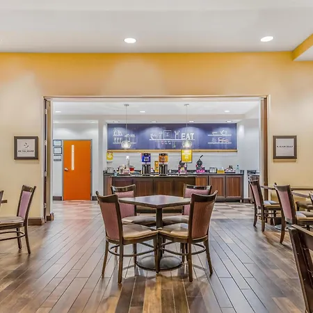 Hampton Inn & Suites Detroit/Airport Romulus-2