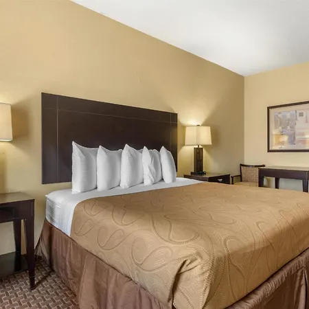 Best Western Bastrop Pines Inn-2
