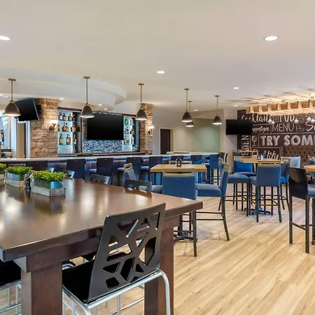 Cambria Hotel Akron - Canton Airport-3
