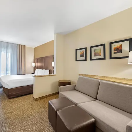 Comfort Suites Ontario Airport Convention Center-2