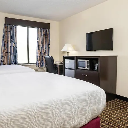 Baymont Inn & Suites By Wyndham Mukwonago-3