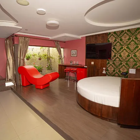 Tantra Motel-2