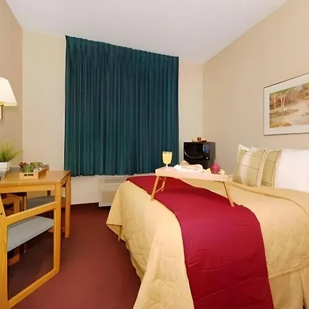 Quality Inn Dayton North - Vandalia-2