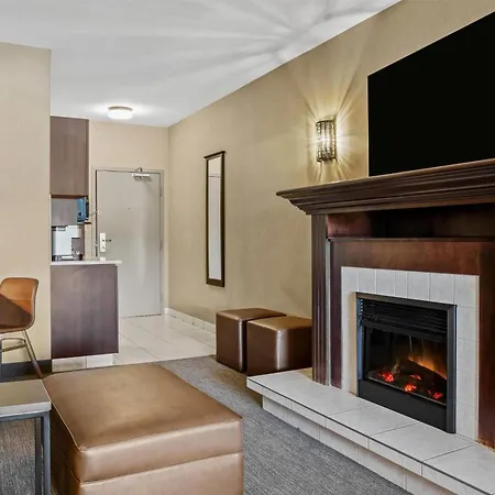 Ramada By Wyndham Drumheller Hotel & Suites-2