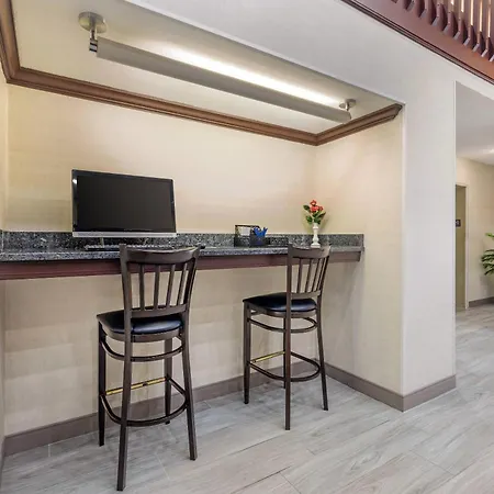 Comfort Inn Bourbonnais Near I-57-3
