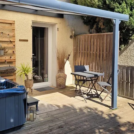 15' Cité de Carcassonne, chambre au calme, petit-déjeuner et jacuzzi en supplément-2