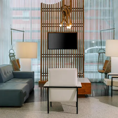 Hampton Inn & Suites Santa Monica-3